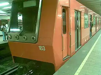 Une rame à la station.