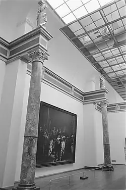 Le tableau accroché dans la Nachtwachtzaal rénovée, juillet 1984.