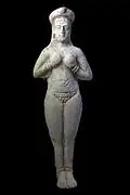 Femme, terre cuite (1300-1100 av. J.-C.), trouvée à Suse par Mecquenem (musée du Louvre)