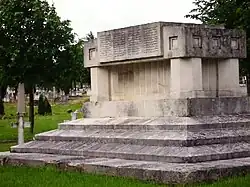 Monument aux civils tués en 1914-1918.