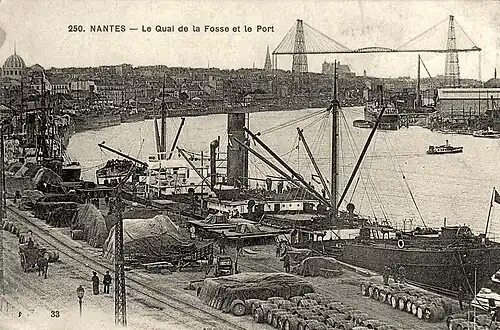Le quai de la Fosse, au temps de son exploitation portuaire.