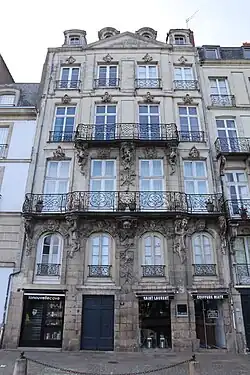 Maison Trochon, située au 17 quai de la Fosse, façade et toiture inscrites le 7 janvier 1926