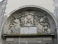 Tympan du portail de l'église.