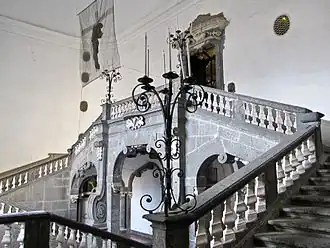 L'escalier monumental de Sanfelice en piperno et marbre