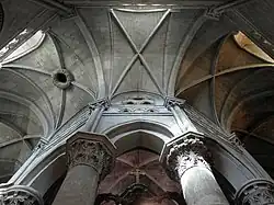 Voûtes du déambulatoire.