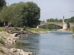 Terrasse en pierre naturelle