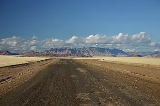 Les monts Naukluft vus du Sesriem