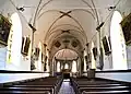 La nef de l’église Sainte-Honorine.