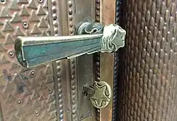 Vestibule, détail d'une poignée de porte