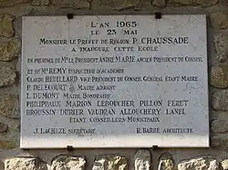 ... et sa plaque d'inauguration.