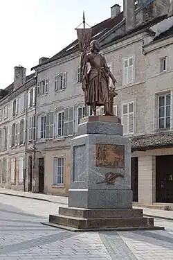 Monument à Jeanne d'Arc (1861), Place Jeanne d'Arc (Neufchâteau).