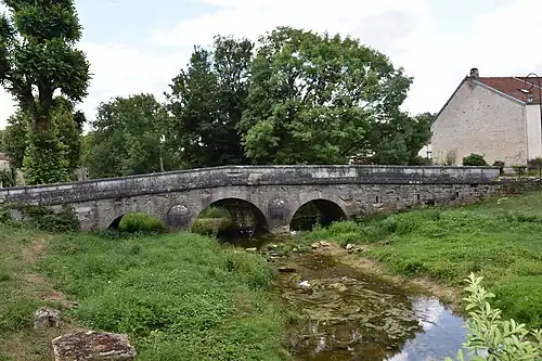 Le premier pont sur La Suize à Neuilly-sur-Suize.