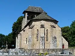 Le chevet de l'église Saint-Pierre.