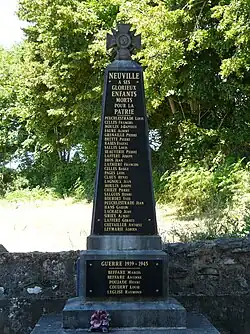 Le monument aux morts.