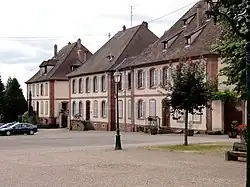 Maisons canoniales de chanoines du Chapitre (XVIIIe), 4,5,6 Cour du Chapitre.