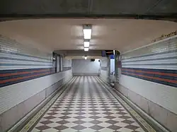 Souterrain d'accès aux quais.