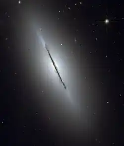 La galaxie lenticulaire NGC 5866.
