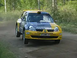 Renault Clio S1600 au Rallye de Finlande 2004.