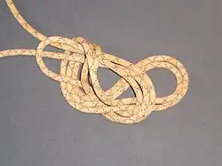 …on coiffe tout, sauf la bouclette.