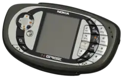 Photo de la console portable N-Gage QD. Tony Hawk's Pro Skater est édité en 2004 en offre groupée avec cette console portable.