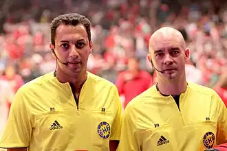 Nordine Lazaar et Laurent Reveret, arbitres internationaux de handball.