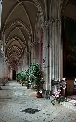 Un bas-côté.