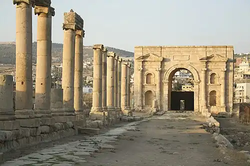 Cardo maximus et porte nord.