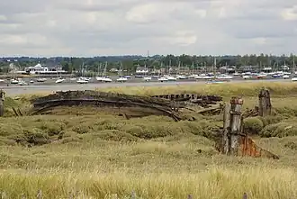Restes de deux barges de la Tamise à Northey Island.