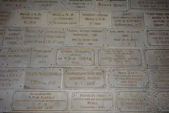 Photographie en couleur d'une chapelle.