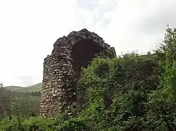 Ruines de l’abside de Notre-Dame-de-Champlan.