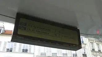 Certains arrêts de bus sont dotés d'indicateurs précisant l'attente effective avant l'arrivée du prochain autobus, grâce à l'application de géolocalisation des véhicules SIEL…