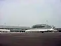 L'extérieur du terminal 2, côté piste.