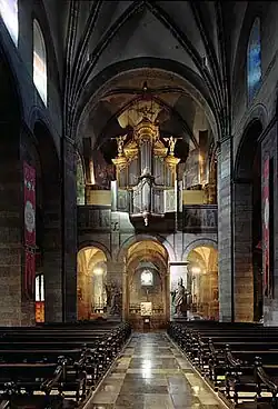 Intérieur vers l'ouest avec le Séverin-orgel.