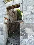 Entrée des ruines du château de Princé.