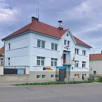 La mairie.