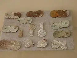 Objets d'ivoire (VIe&nbsp;siècle&nbsp;av. J.-C.) trouvés au Délion.