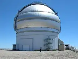 Coupole du télescope Gemini Sud, cerro Pachón (Chili), 2715 m.