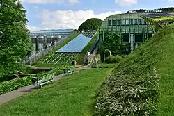Jardin de la Bibliothèque de l'université de Varsovie.