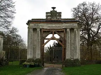 L'entrée du château.