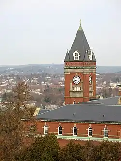 O'Kane Hall du campus du College of Holy Cross.