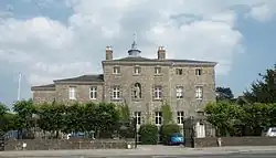 Description de l'image Old School at Sevenoaks Geograph-2015576-by-Robert-Edwards (cropped).jpg.