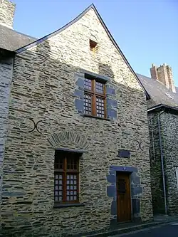 Maison à pignon du XVe&nbsp;siècle.