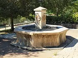 Fontaine.