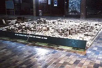 On ne souille pas le boisqui donne le pain.