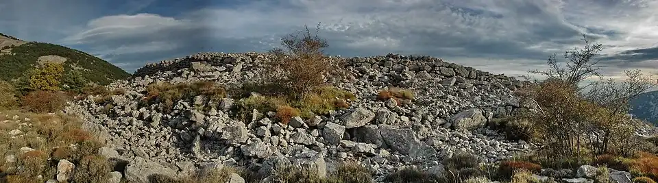 Oppidum de Conrouan, vue de l'extérieur.
