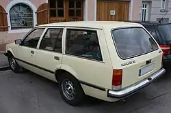 Opel Rekord Caravan cinq portes, vue latérale arrière