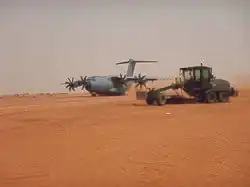 Maintien en condition opérationnelle d'un terrain sommaire.