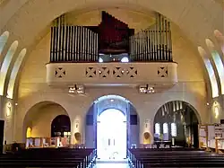 Nef et orgues.