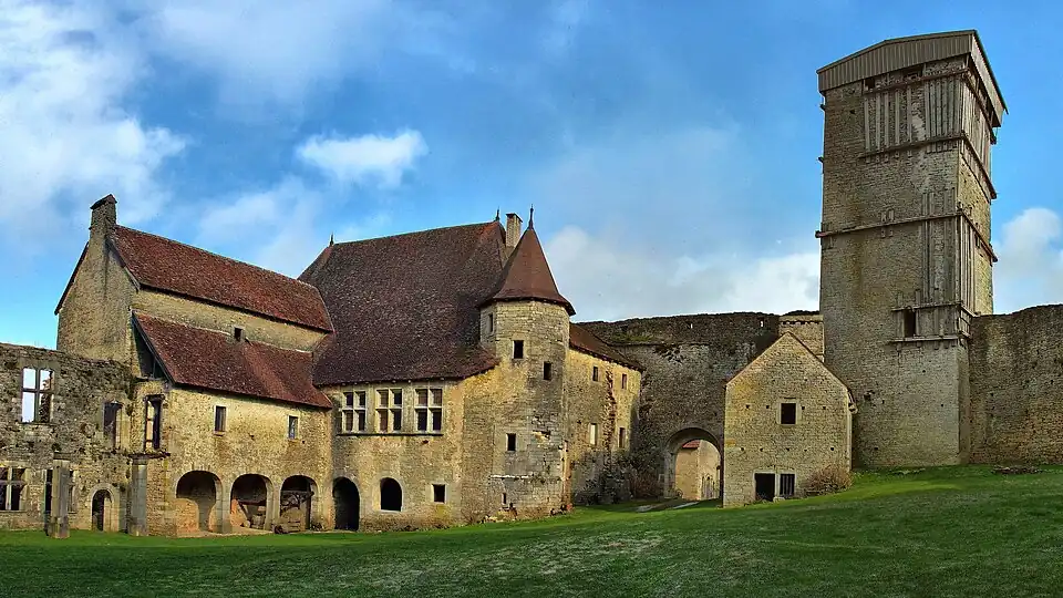Le château d'Oricourt, le château fort du XIIe&nbsp;siècle le mieux conservé en Franche-Comté.