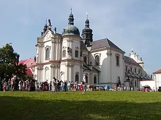 Photographie d'une église baroque.